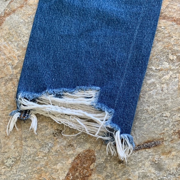 Wide leg and we’re coming in Fitch jeans size 27 - Picture 3 of 4